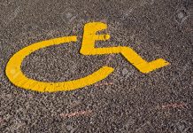 La guerra dei parcheggi per disabili