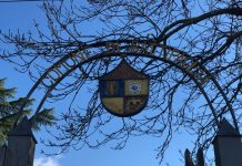 Spaccia in villetta e finisce in manette