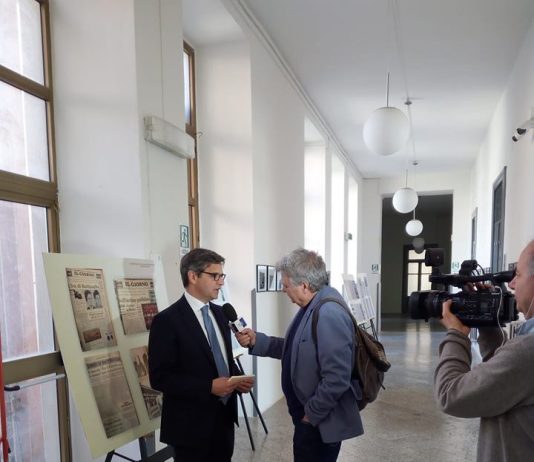 Il direttore Rai Alberto Matassino alla mostra sui moti del ’69