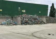 Miasmi, sindaco in Caserma per denunciare. E Longo attacca Cariello miasmi