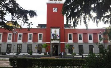 Battipaglia, al Comune porte chiuse di pomeriggio per il caldo Impianti