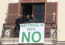 Blitz degli ambientalisti in Provincia: sventolato striscione “Battipaglia dice No” Battipaglia dice No
