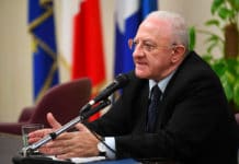 Coronavirus, ecco il piano da 604 milioni di euro: pensioni a 1.000 euro e sostegno alle imprese Vincenzo De Luca scuole