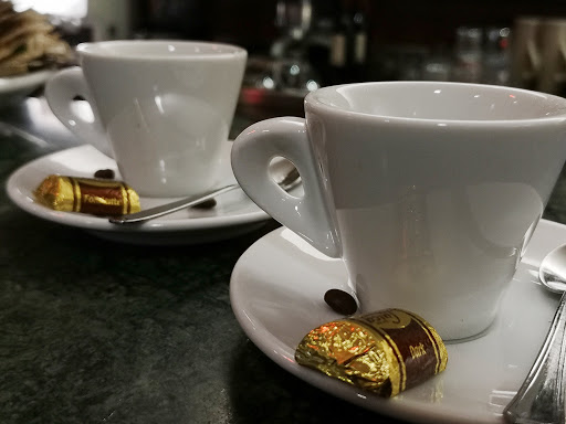 Battipaglia, Bar tabacchi non rispettava le disposizioni: denunciato Bar