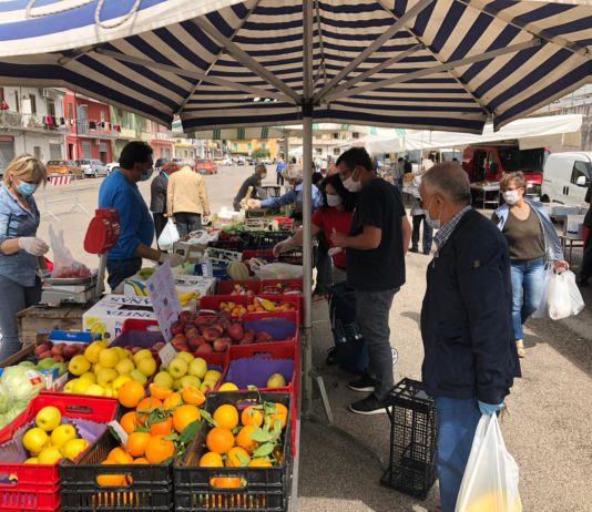 Battipaglia: grande successo per il ritorno del mercatino mercatino