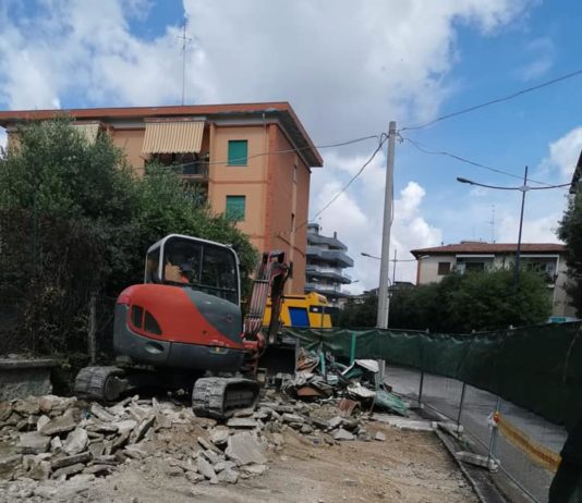 Riqualificazione urbana: rimossa la baracca in via Campania Baracca via Campania