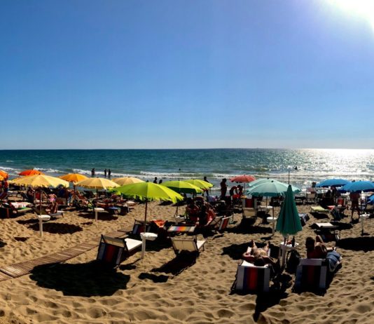 Arcigay e Divercity abbandonano “Rainbow Beach”: «Non basta un arcobaleno per essere friendly» Rainbow Beach