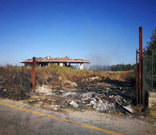 Torna l’incubo diossina: discarica a fuoco in via Fosso Pioppo Incendio Via Fosso Pioppo