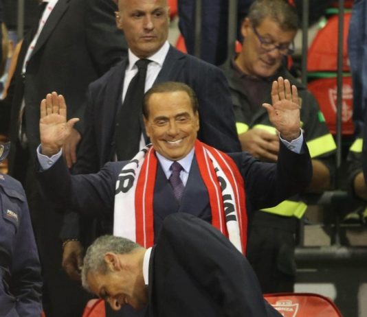 Silvio Berlusconi “investe” a Battipaglia berlusconi battipaglia