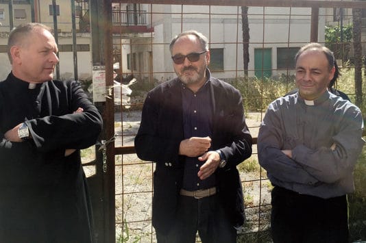 Incendio nel bene confiscato ai boss: parlano i parroci Materassificio Incendio bene confiscato