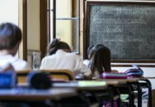 Battipaglia: due studenti positivi al Covid. In quarantena i compagni di classe Covid