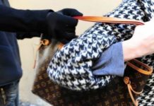 Battipaglia, ladro e soccorritore: scippa un’anziana, poi chiama il 118 Scippo Battipaglia