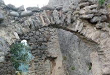 Olevano, crollano 800 anni di storia: vandalizzato l’arco medievale arco medievale olevano