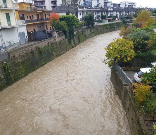 Tusciano, torna l’incubo esondazione. I residenti: «Prolungate il muro» tusciano