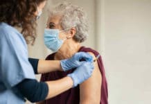 Vaccini in Campania: al via le adesioni per gli Over 80 Vaccino Campania