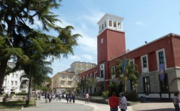 Battipaglia, Comune approva il rendiconto 2022: «Siamo in crescita» mensa scolastica Lullo Battipaglia Educare in comune ISEE