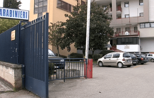 Battipaglia, spaccio e lesioni personali: arrestato dipendente comunale suicidi caserma-carabinieri-battipaglia-rapine