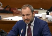 Terna, Conte presenta un’interrogazione: «I sindaci hanno già svenduto la Piana del Sele» Federico Conte