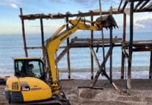Pontecagnano, le ruspe al lido “La Vela”. Lanzara: «Era uno scempio» lido la vela