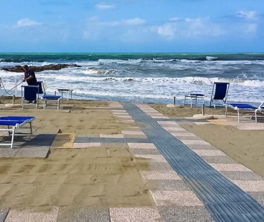 Battipaglia, parcheggi ai privati in cambio dei bagnini parcheggi pit bat bagnini comune battipaglia