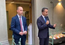 Eboli, Di Maio lancia il patto per la città: Pd e M5S insieme Di Maio Adelizzi Eboli incontro M5S Pd