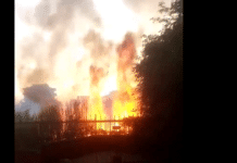 Eboli, Ferragosto di fuoco: in fiamme l’ex parco Fusco nel centro città PARCO FUSCO INCENDIO