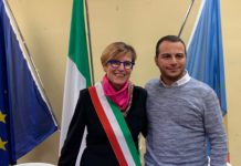 «Intitolate una strada ad Alfredo Borriello»: la proposta di Dario Toriello Cecilia Francese con il consigliere comunale Dario Toriello