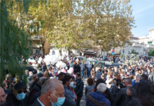 Eboli: bagno di folla per Greta ed Enza, madre e figlia morte nel tragico incidente greta campeglia enza avallone funerali eboli