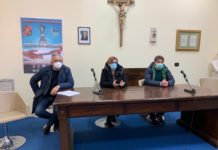 Il Natale arriva in città: domani l’accensione dell’albero in piazza Aldo Moro Natale