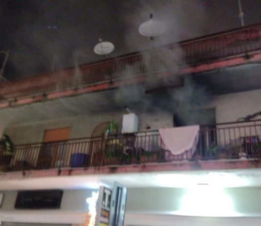 Battipaglia: drammatico incendio in via Mazzini. 65enne perde la vita Incendio