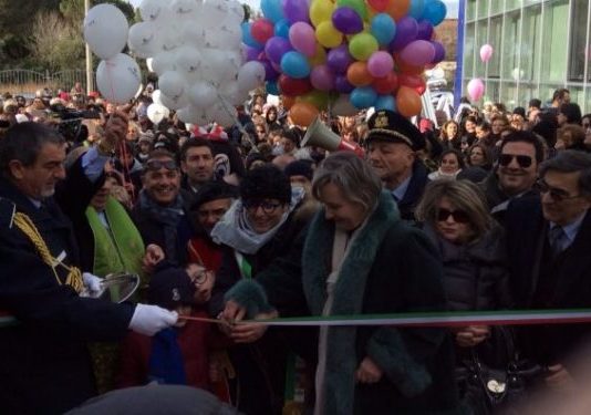 Piove nella nuova “Sandro Penna”, ieri i lavori tampone. «Dopo la befana i definitivi» sandro penna scuola