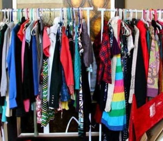 “Swap Party” a Battipaglia: lo scambio di abiti per favorire l’ecosostenibilità swap party