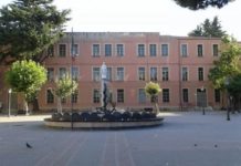 Segnale caduto sull’auto: il Comune paga i danni 7 anni dopo segnale caduto piazza amendola battipaglia