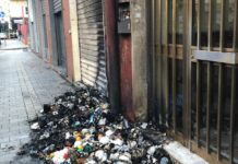 Battipaglia, piromani in azione nel centro: rifiuti in fiamme rifiuti in fiamme piromani battipaglia