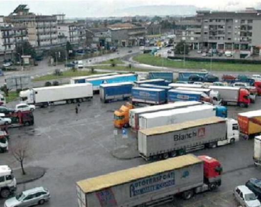 Posteggi fuori mercato, pasticcio del Comune: area tolta al legittimo assegnatario stadio pastena posteggi fuori mercato