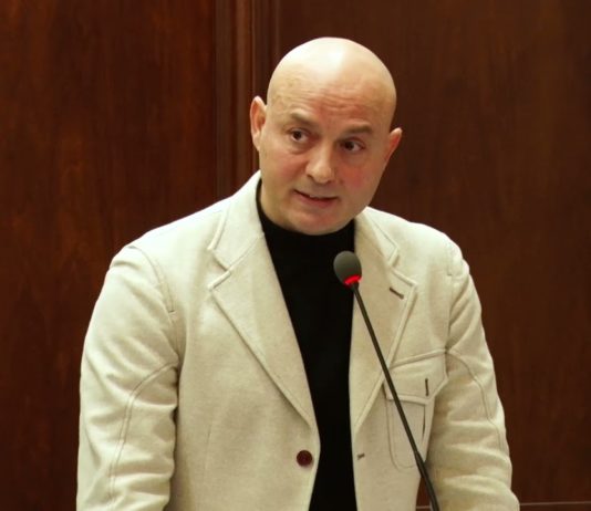 Battipaglia, Provenza lascia Campania Libera e aderisce al gruppo misto giuseppe provenza cimitero battipaglia