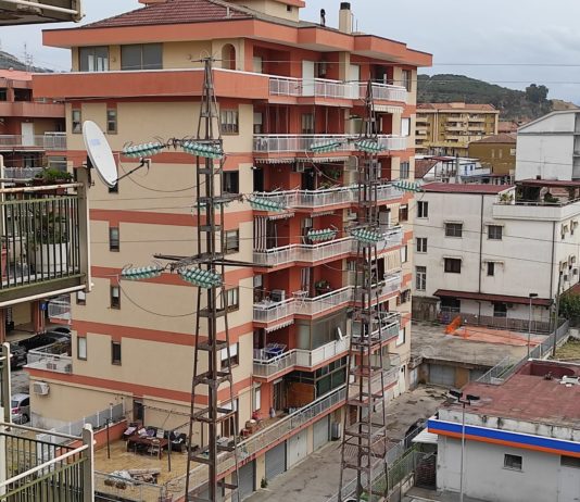 Battipaglia, addio ai tralicci nel quartiere Sant’Anna dopo 40 anni tralicci quartiere sant'anna