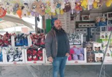 Posteggi, lo sfogo di Falcone: «Costretto a chiudere dopo 50 anni. La parentela con mio zio? Ci parliamo da un mese» franco falcone posteggi fuori mercato