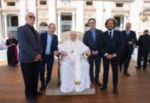 Salerno, conferito a Papa Francesco il Premio Charlot Papa Francesco