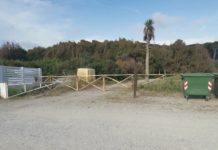 Maxi recinzione a mare al confine tra Eboli e Battipaglia: sos parcheggi Maxi recinzione a mare al confine tra Eboli e Battipaglia: sos parcheggi