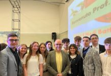 Il professore Nicola Gardini incanta gli alunni del liceo “E. Medi” Nicola Gardini