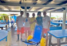 L’associazione “Con le mani di Rosy” dona una sedia JOB al Lido “El Sombrero” Sedia JOB