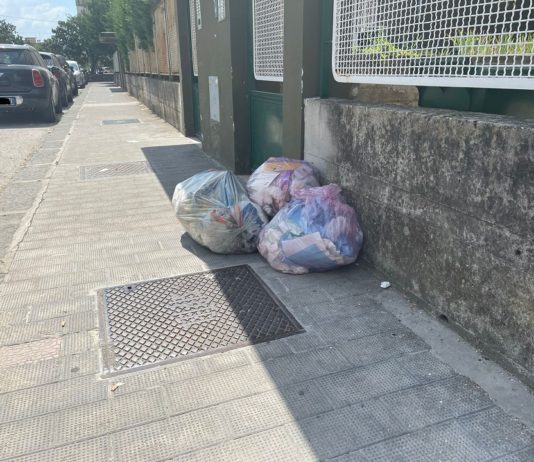 Battipaglia, raccolta rifiuti col nuovo calendario: caos nel primo giorno raccolta rifiuti battipaglia indifferenziato