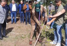 Eboli, “L’Orientale” tra tradizioni e storia: tre alberi da frutto piantati e “battezzati” L'Orientale
