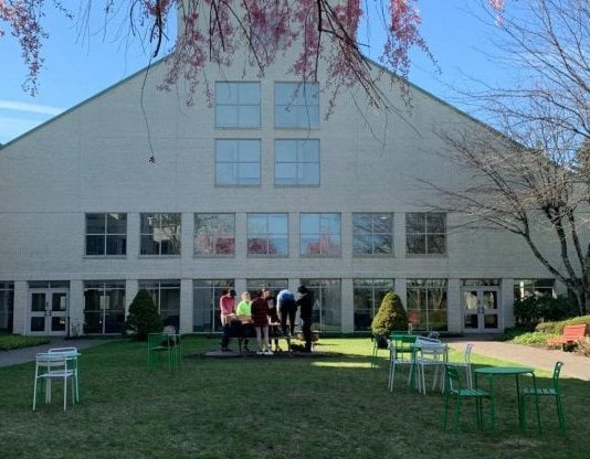 Caso Mandia, la EF Academy si difende: «Claudio non era in isolamento quando si è tolto la vita» EF Academy New York Claudio Mandia