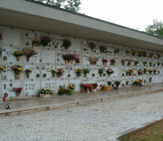 Capaccio Paestum: una nuova chiesa nel cimitero? Si può fare Capaccio Paestum Cimitero