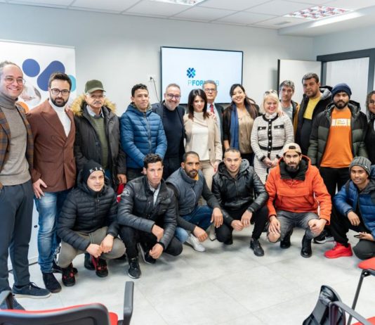 Inaugurato a Salerno lo Sportello Formazione e Lavoro per gli immigrati Pform - Sportello Formazione e Lavoro per immigrati 1