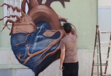 Tusciano, i volontari estraggono dal fiume un camion di detriti. Gli artisti li trasformano in opere d’arte.