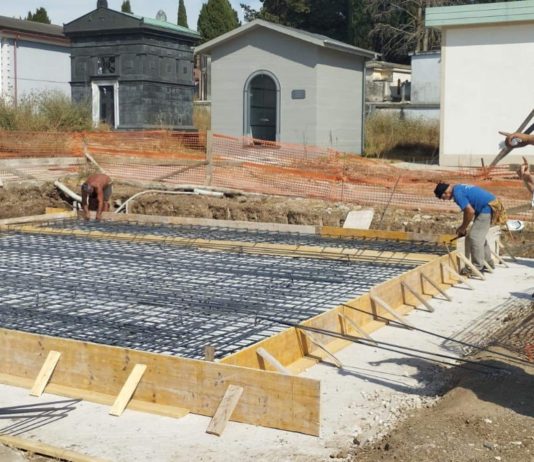 Battipaglia, iniziati i lavori per il completamento delle cappelle al cimitero