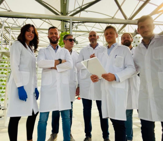 Rescigno Vertical Farm: lo smart farming nelle scuole campane arriva su Rai1 Rescigno Vertical Farm